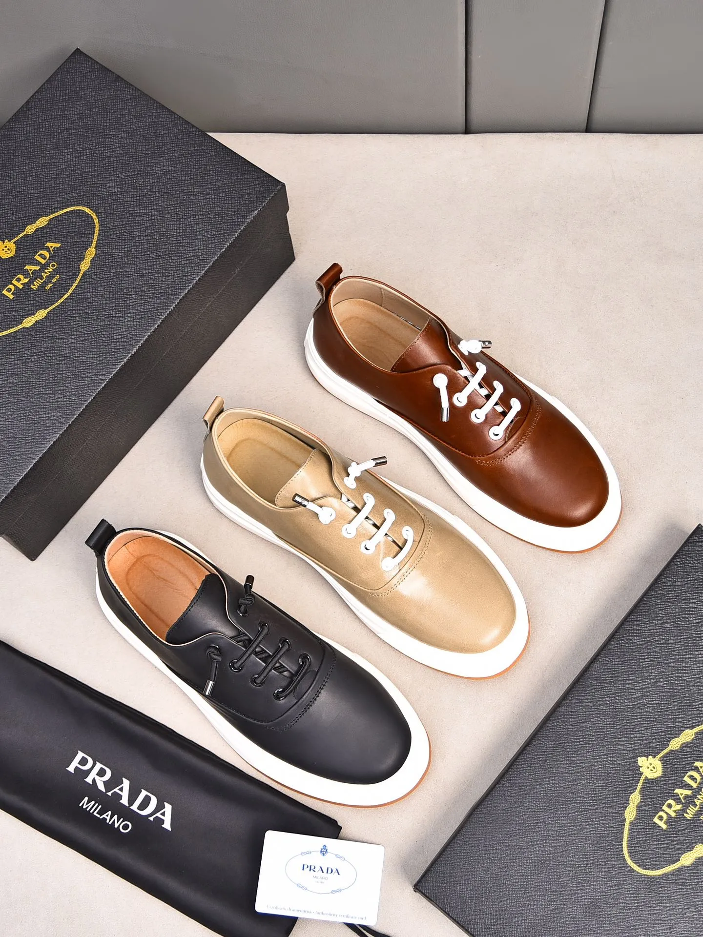 Men's Men's Shoes 💰440 [Top-grade butter leather] 🆕🔥New update🔥👟PRADA (Prada) new products are released, imported soft butter leather, fashionable to allow air to penetrate the entire shoe, Niu B's shoes [strong] bring an extremely comfortable and breathable feeling! Beautiful inside and out! Exquisite workmanship, 😌Code number: 38~44 (45 customized) Three colors to choose from.